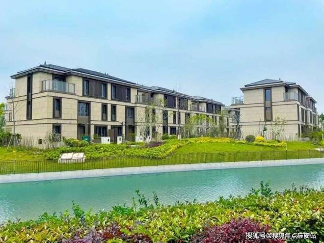 处发布：尼德兰半岛以品质铸就传奇!爱游戏平台聚焦尼德兰半岛别墅售楼(图4)